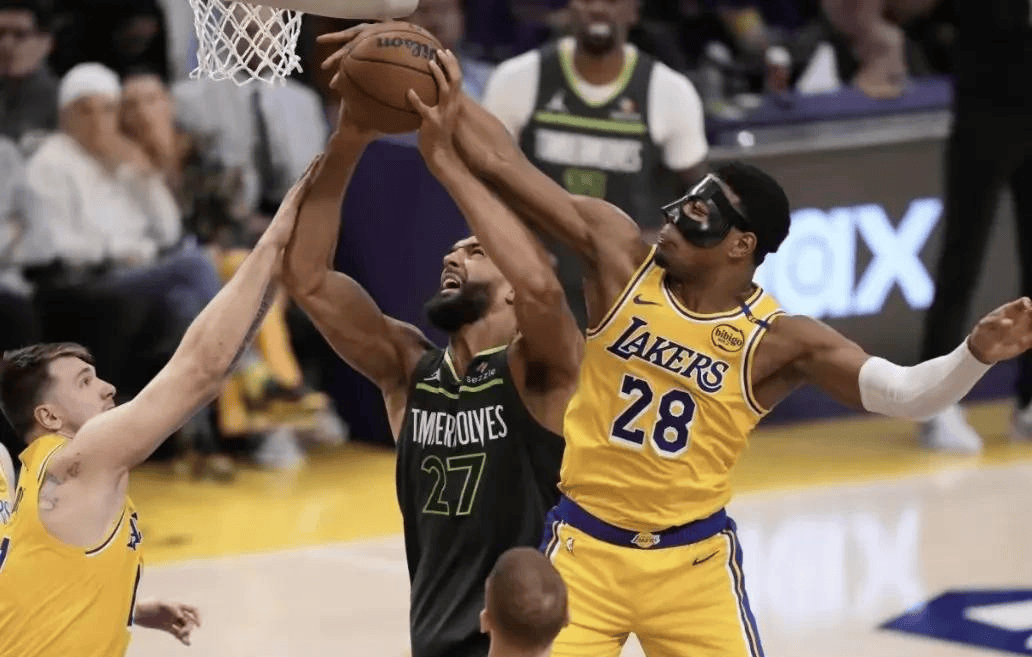 九游客户端入口-杜兰特在SKT比赛中出色防守，败北引发热议！-九游客户端入口