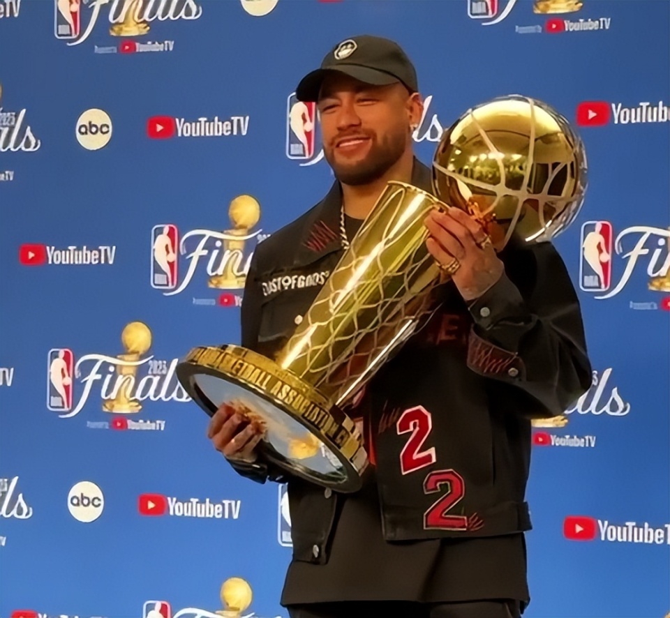 九游APP官网-内马尔焦点对战，詹姆斯与80激战塞尔维亚队分钟，重要助攻胜负难料！-九游APP官网