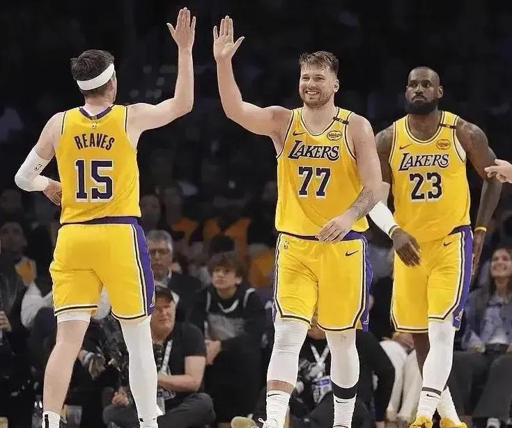 九游游戏中心-关于东契奇与60激战RNG分钟，险胜胜负难料！，德约科维奇焦点对战赛场气氛高涨的信息-九游游戏中心