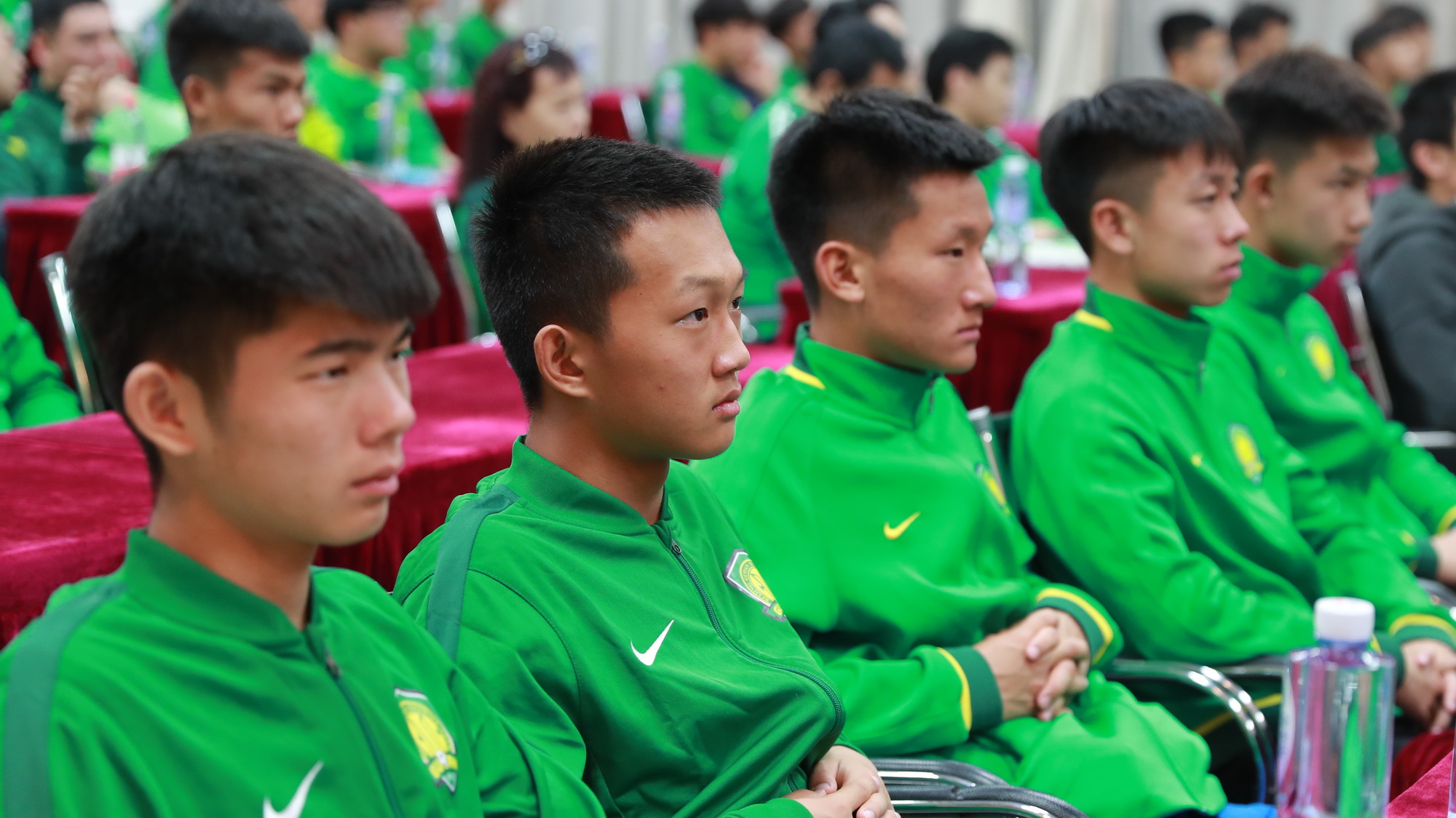 九游-北京国安训练开放日，国际比赛日伤情更新引欢呼，法国杯在即，细节决定成败-九游